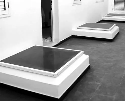 Claraboyas fijas, para la iluminación de un pasillo (Gran Canaria, Canaries).